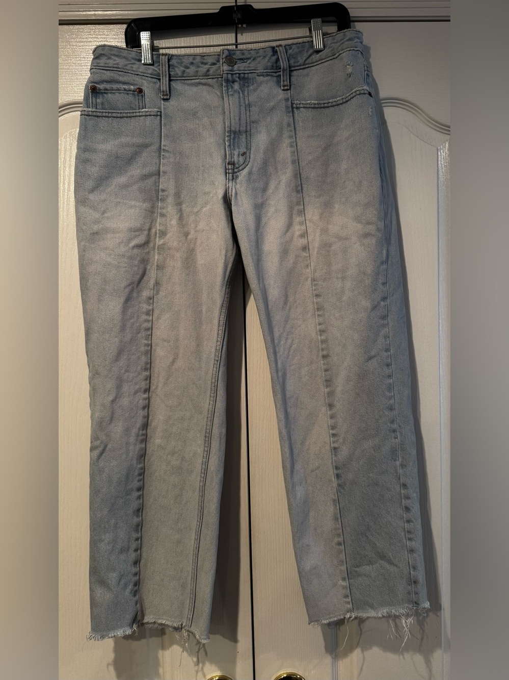 Abercrombie & Fitch Light Wash Annie High-Rise Ankle Straight Jeans - Size 32/14 - Picture 2 of 5